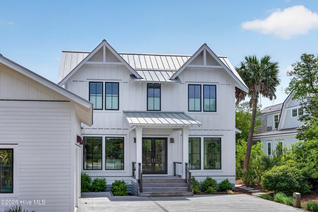 196 Portsmouth Way, Southport, NC 28461