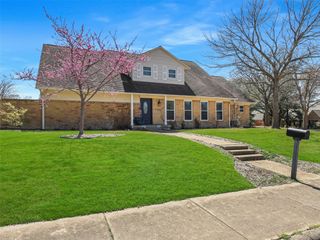 7248 Tangleglen Drive, Dallas, TX 75248