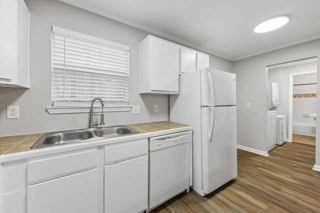 1223 W 25th Street 3, Houston, TX 77008