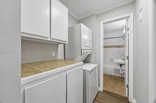 1223 W 25th Street 3, Houston, TX 77008