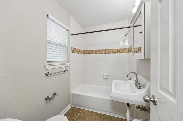 1223 W 25th Street 3, Houston, TX 77008