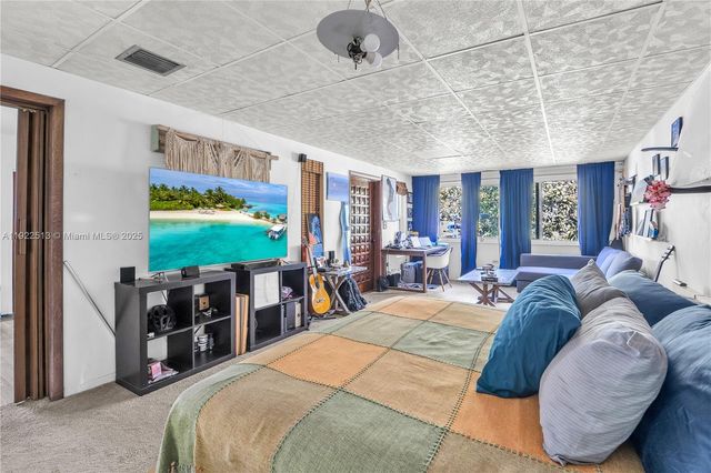 100 NW 123rd St, North Miami, FL 33168