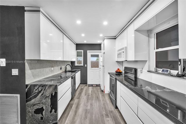 100 NW 123rd St, North Miami, FL 33168