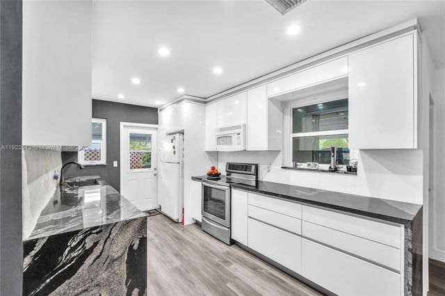 100 NW 123rd St, North Miami, FL 33168