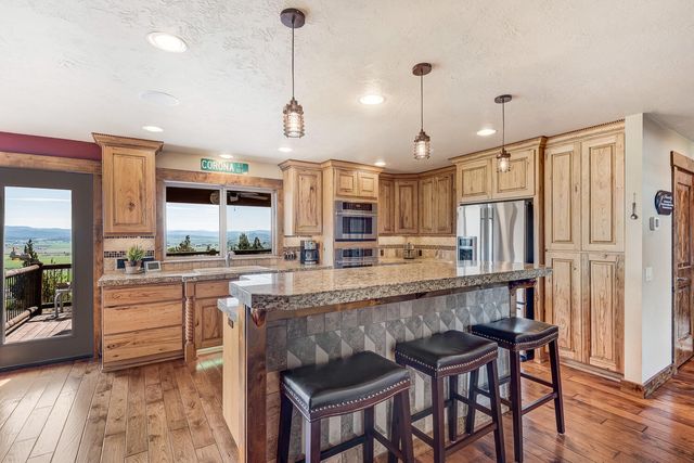 9075 NW Panorama View, Prineville, OR 97754