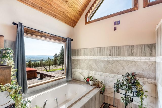 9075 NW Panorama View, Prineville, OR 97754