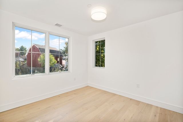 15 Jewett Pl B, Newton, MA 02458