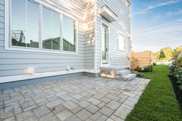 15 Jewett Pl B, Newton, MA 02458