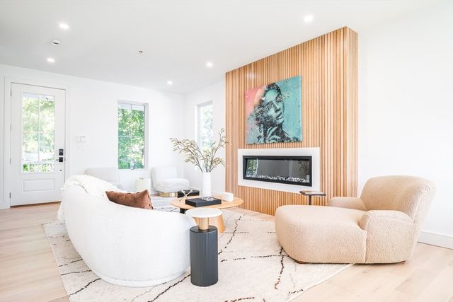 15 Jewett Pl B, Newton, MA 02458