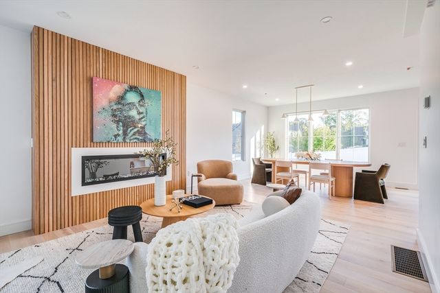 15 Jewett Pl B, Newton, MA 02458