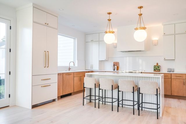 15 Jewett Pl B, Newton, MA 02458