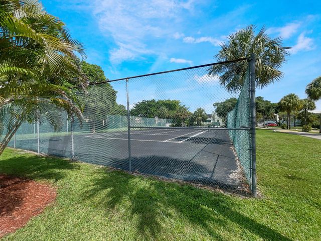 8921 NW 28th Drive B, Coral Springs, FL 33065