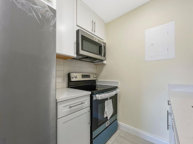 8921 NW 28th Drive B, Coral Springs, FL 33065