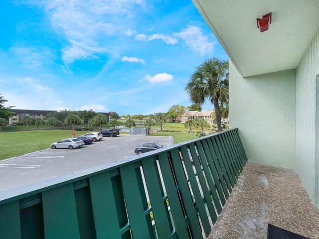 8921 NW 28th Drive B, Coral Springs, FL 33065