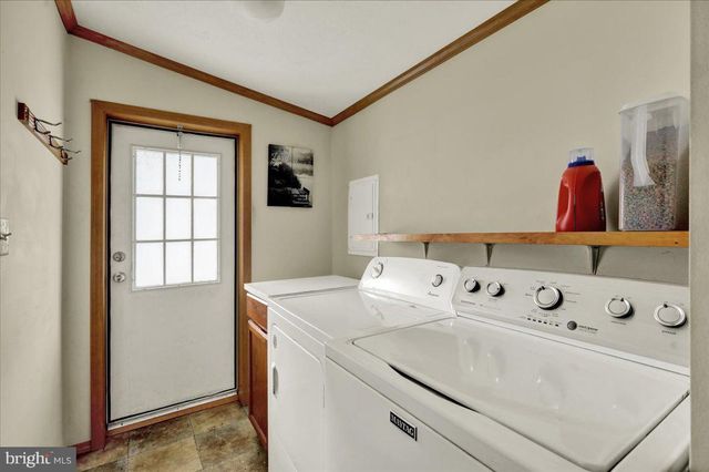 137 MADGE DR, Lancaster, PA 17603