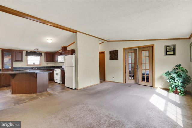 137 MADGE DR, Lancaster, PA 17603