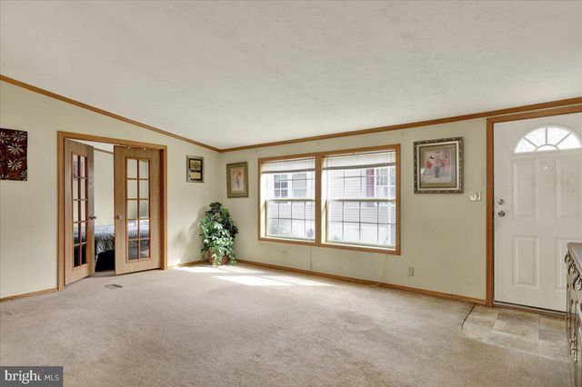 137 MADGE DR, Lancaster, PA 17603