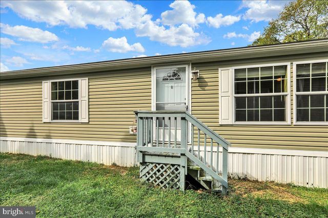 137 MADGE DR, Lancaster, PA 17603