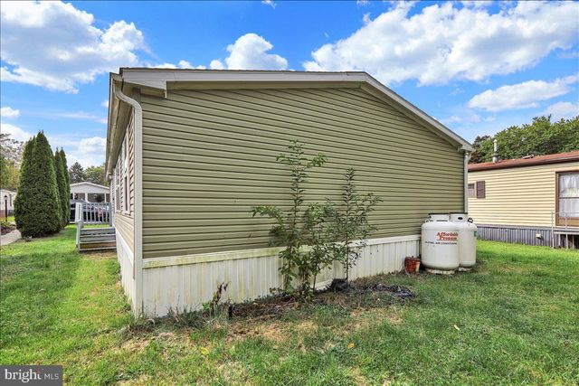 137 MADGE DR, Lancaster, PA 17603