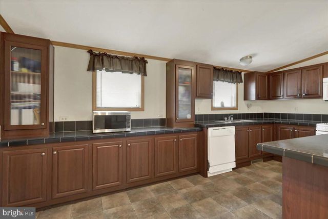 137 MADGE DR, Lancaster, PA 17603