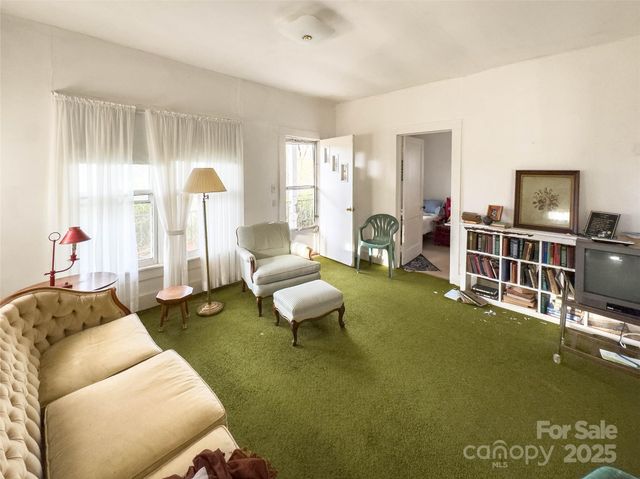 141 Burleson Drive, Bakersville, NC 28705