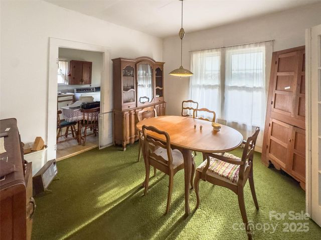 141 Burleson Drive, Bakersville, NC 28705