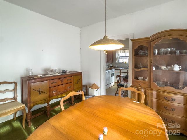 141 Burleson Drive, Bakersville, NC 28705