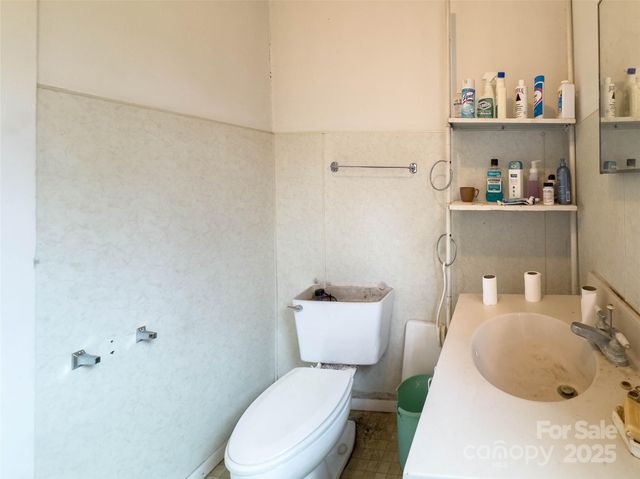 141 Burleson Drive, Bakersville, NC 28705