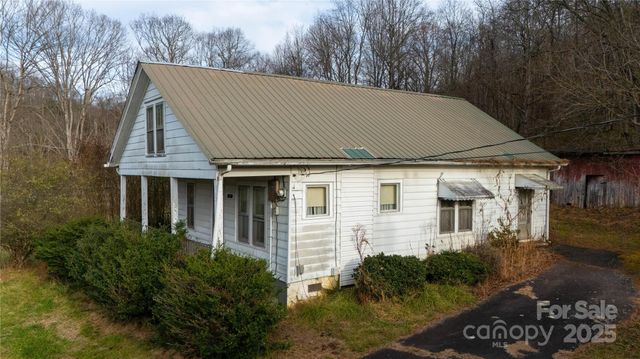 141 Burleson Drive, Bakersville, NC 28705