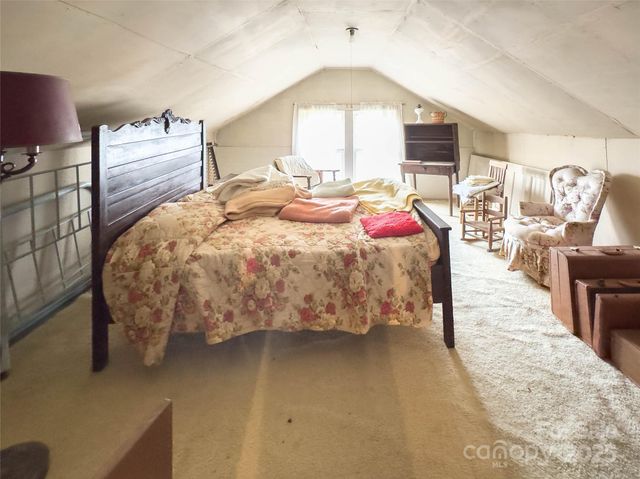 141 Burleson Drive, Bakersville, NC 28705