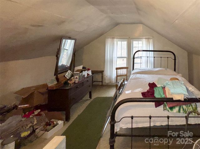 141 Burleson Drive, Bakersville, NC 28705