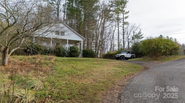 141 Burleson Drive, Bakersville, NC 28705
