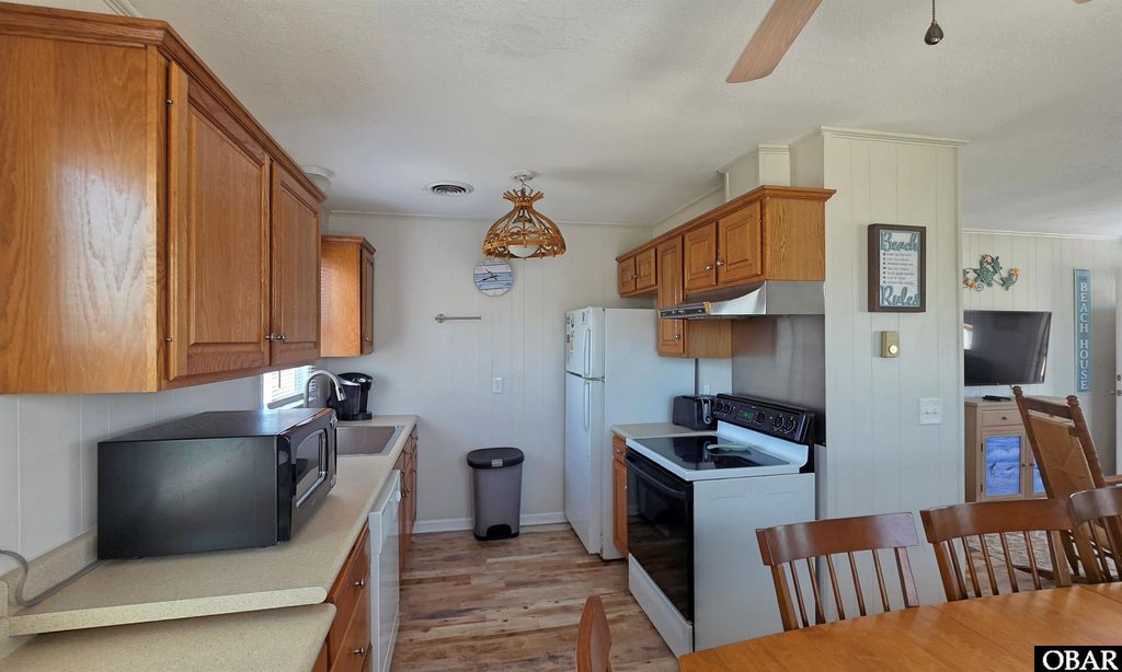 Image 10 of property listing at 8907A S Old Oregon Inlet Road Unit 1, Nags Head, NC 27959