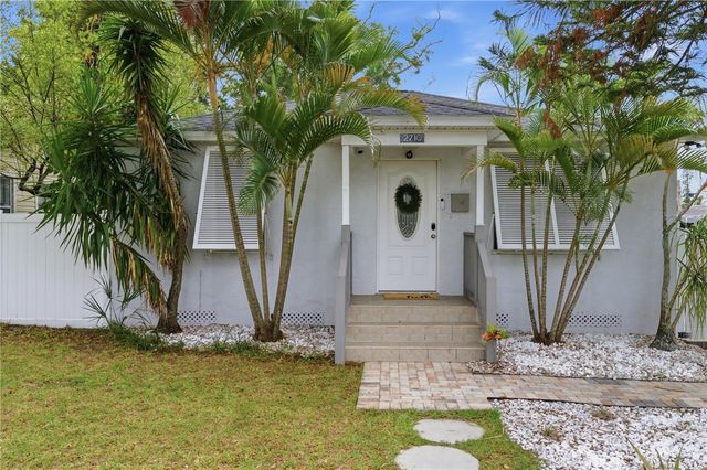 2710 16TH AVENUE N, St Petersburg, FL 33713