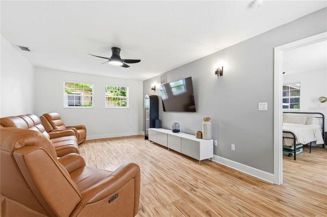 2710 16TH AVENUE N, St Petersburg, FL 33713