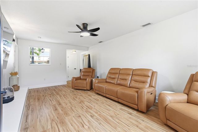 2710 16TH AVENUE N, St Petersburg, FL 33713
