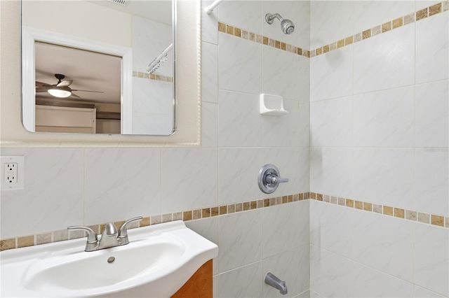2710 16TH AVENUE N, St Petersburg, FL 33713