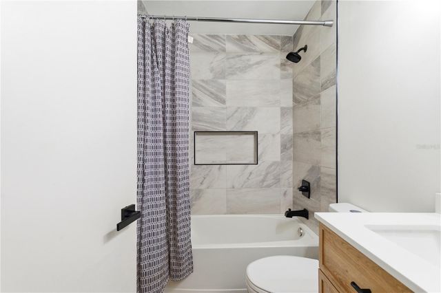 2710 16TH AVENUE N, St Petersburg, FL 33713