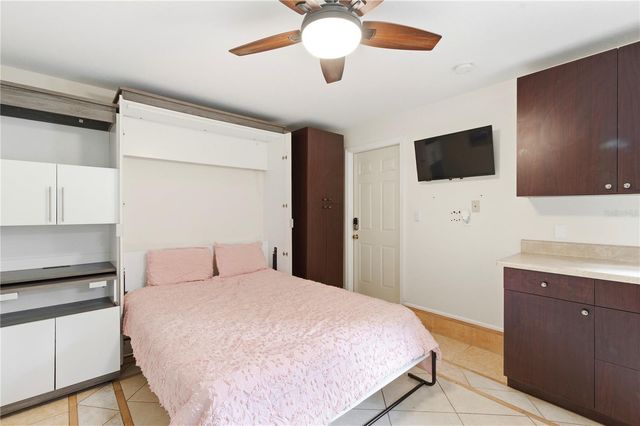2710 16TH AVENUE N, St Petersburg, FL 33713