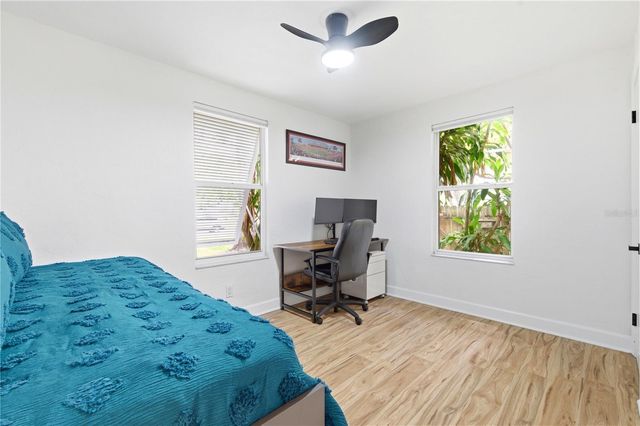 2710 16TH AVENUE N, St Petersburg, FL 33713