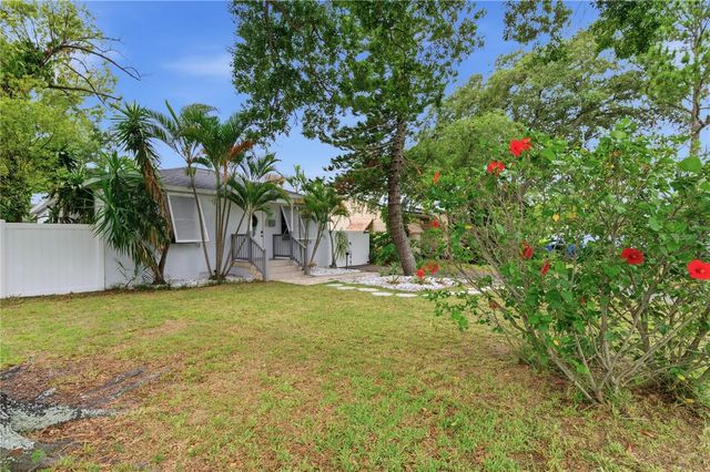 2710 16TH AVENUE N, St Petersburg, FL 33713