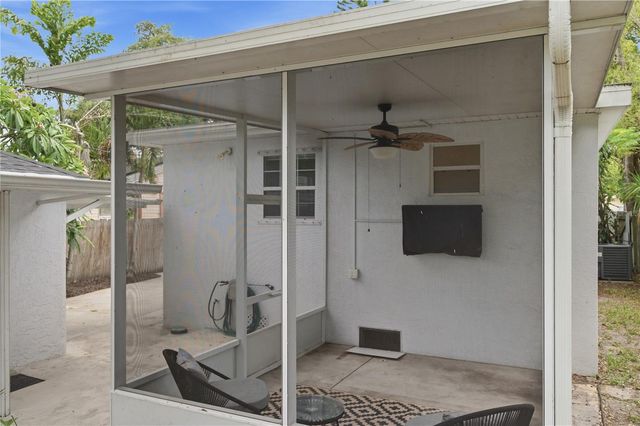 2710 16TH AVENUE N, St Petersburg, FL 33713