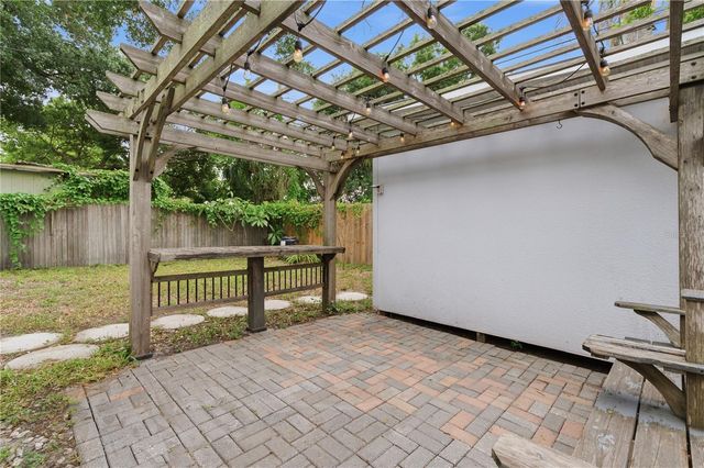 2710 16TH AVENUE N, St Petersburg, FL 33713
