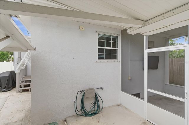 2710 16TH AVENUE N, St Petersburg, FL 33713