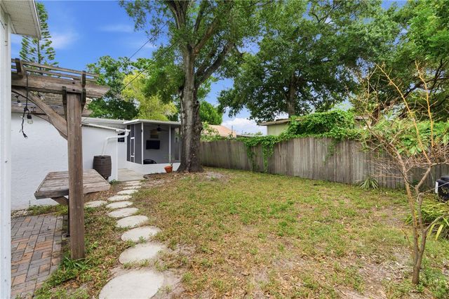 2710 16TH AVENUE N, St Petersburg, FL 33713