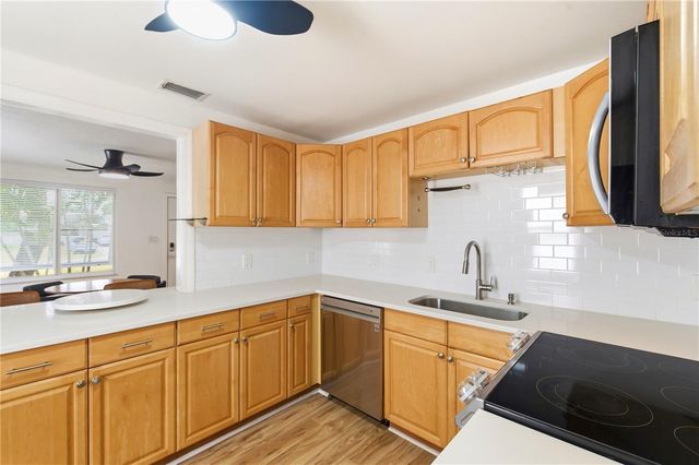 2710 16TH AVENUE N, St Petersburg, FL 33713