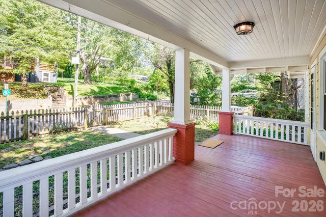 32 Swannanoa Avenue, Asheville, NC 28806