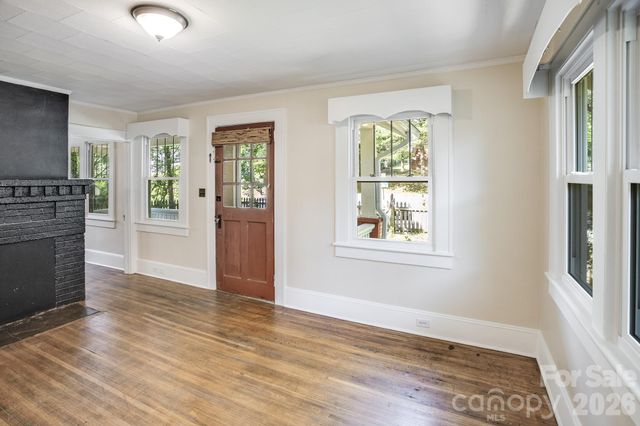 32 Swannanoa Avenue, Asheville, NC 28806