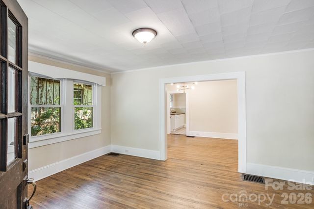 32 Swannanoa Avenue, Asheville, NC 28806
