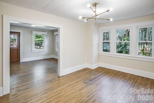 32 Swannanoa Avenue, Asheville, NC 28806